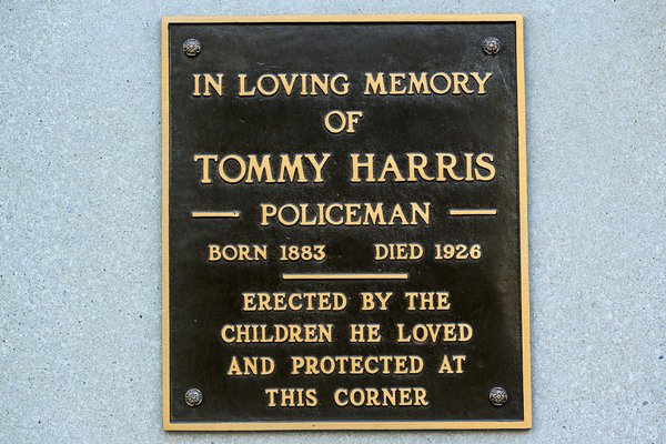 Évoquez les souvenirs : créez votre plaque funéraire unique